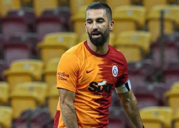 Arda Turan: 'Futbolu bırakıyor muyum bırakmıyor muyum bilmiyorum'