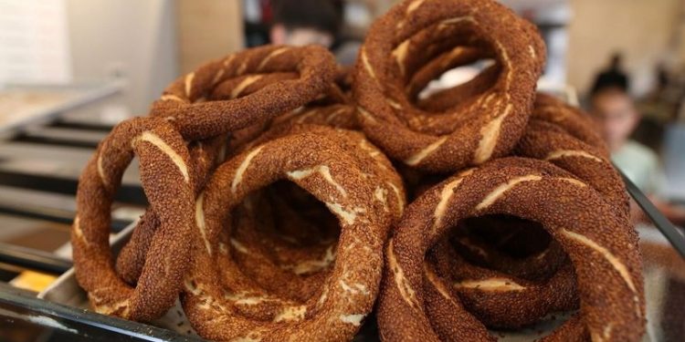 Asgari ücretli son zamlarla 354 simit kaybetti: 1417 simit alabilecekken şimdi 1063'e düştü