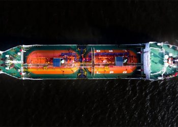 Avrupa Birliği, Rus petrolünü taşıyan gemilere sigorta yasağını görüşüyor
