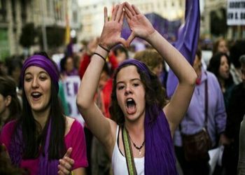 Avrupa'da ilk: İspanya, kadın çalışanlara regl iznini onayladı