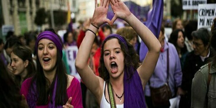 Avrupa'da ilk: İspanya, kadın çalışanlara regl iznini onayladı