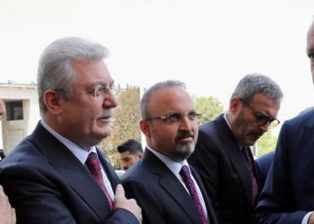 BAE açıklamaları AKP'de rahatsızlık yaratan Cahit Özkan, Erdoğan’la fotoğrafını paylaştı: “Bırakın dönsün dönme dolaplar”