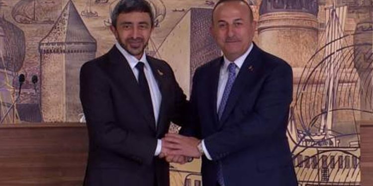 BAE'li mevkidaşı Al Nahyan ile bir araya gelen Dışişleri Bakanı Çavuşoğlu: "Kapsamlı bir ticaret anlaşması imzalamak istiyoruz"