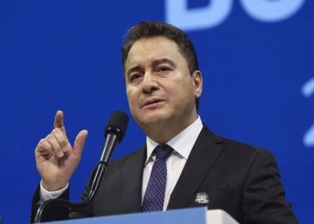 Babacan: Biz iktidara geldiğimizde, kimsenin eli tweet atarken titremeyecek