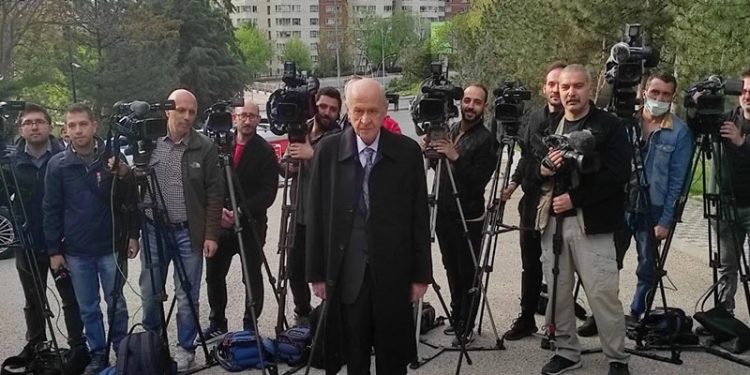 Bahçeli: Zelenskiy'nin Türkiye Cumhuriyeti hükumetine çok saygılı bir üslup kullanması lazım