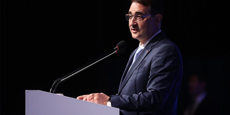 Bakan Dönmez: Dördüncü sondaj gemimiz 19 Mayıs'ta Türkiye'de olacak