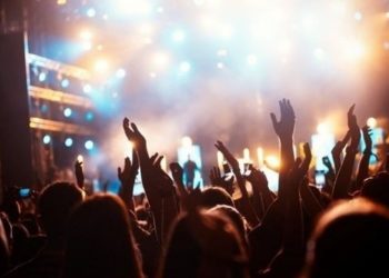 Bakanlık: Müzik yayın saati 01.00'e kadar uzatıldı