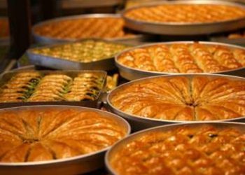 Baklava üreticileri, fıstık fiyatlarını protesto etmek için fıstıklı baklava üretimine ara veriyor