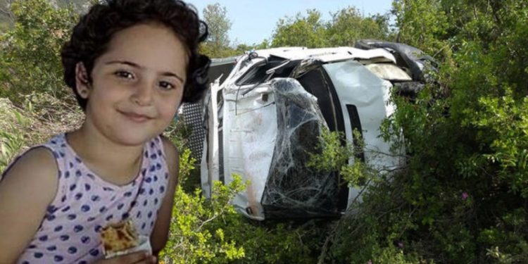 Bayram ziyareti yolunda kaza: 8 yaşındaki Erva öldü