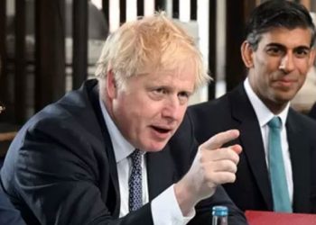 Başbakan Boris Johnson devlet memuru sayısını beşte bir azaltmak için hazırlıkların yapılmasını istedi