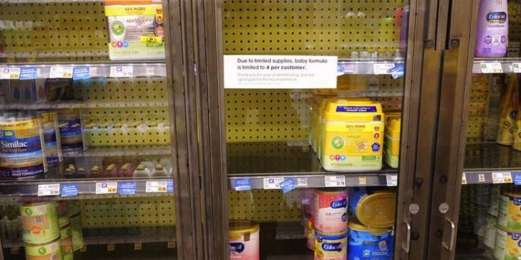 Bebek maması kıtlığı yaşayan ABD çözüm arıyor