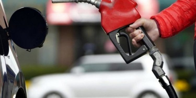 Benzine 'büyük' zam geliyor