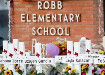 Biden, 19'u öğrenci 21 kişinin öldürüldüğü Teksas'taki okulu ziyaret etti