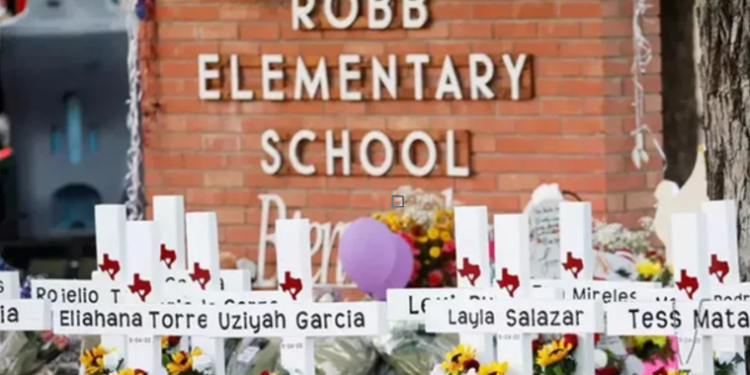 Biden, 19'u öğrenci 21 kişinin öldürüldüğü Teksas'taki okulu ziyaret etti