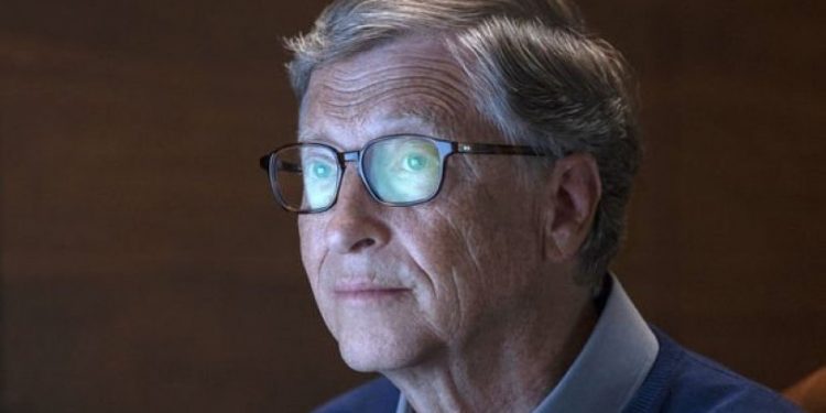 Bill Gates koronavirüse yakalandı