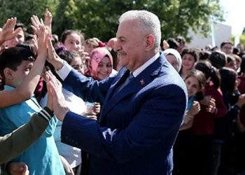 Binali Yıldırım: Bizler size okumayı yazmayı öğrettik, şimdi sıra sizde