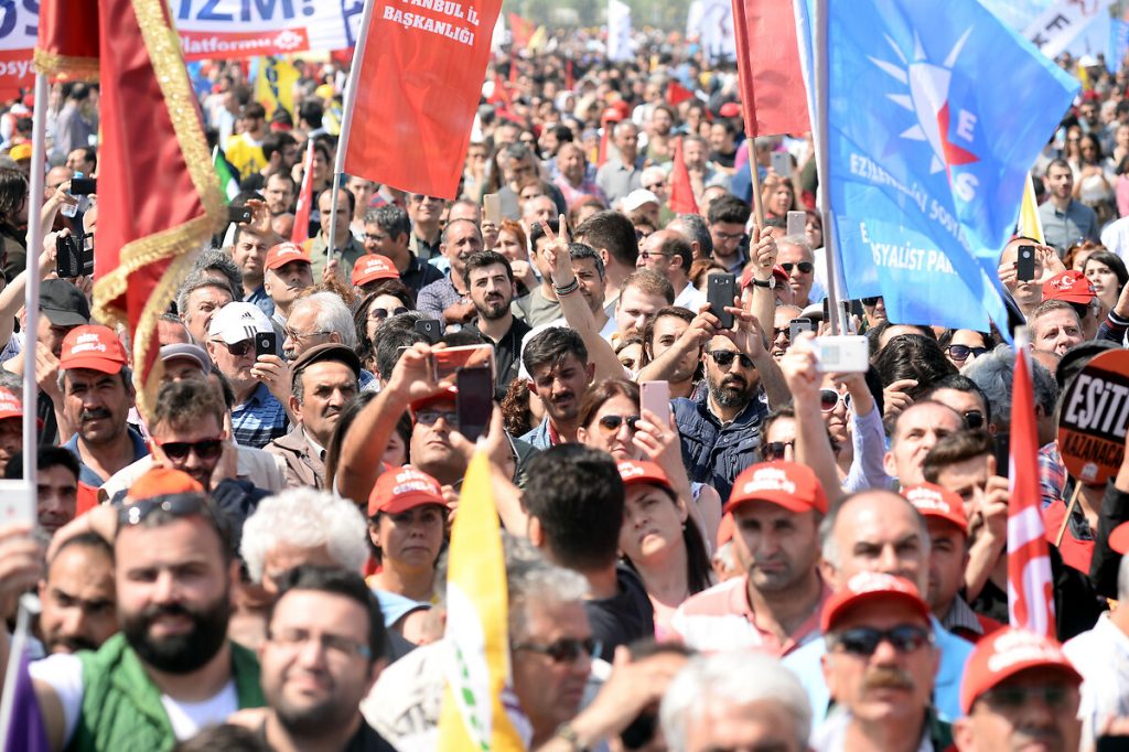 Binlerce işçi 1 Mayıs’ta alanlardaydı: ‘Bu düzeni birlikte değiştireceğiz’