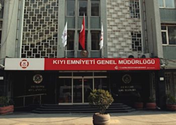 Biri tarım lisesi mezunu iki kişiyi 'bilişim uzmanı' olarak alıp aylık toplam 81 bin TL maaş bağladılar