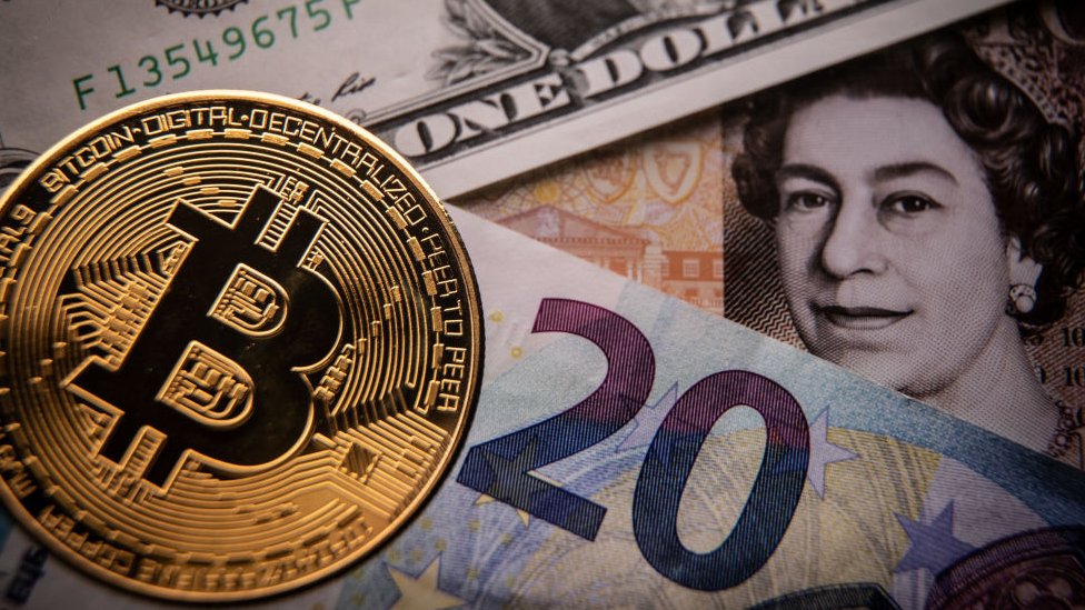 Bitcoin'in değeri Kasım'dan bu yana yaklaşık yüzde 50 düştü