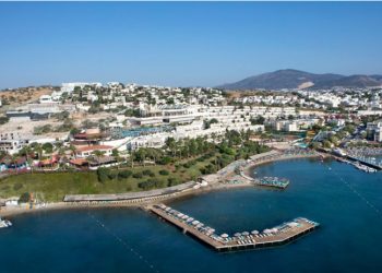 Bodrum'da tatil sezonu açıldı: Lahmacun 200 TL'ye kadar çıkıyor