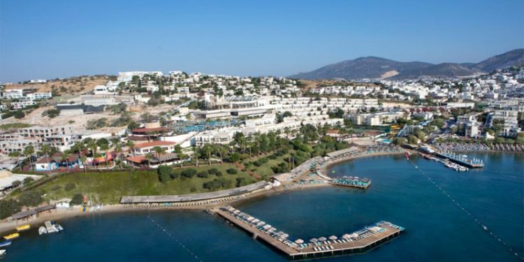 Bodrum'da tatil sezonu açıldı: Lahmacun 200 TL'ye kadar çıkıyor