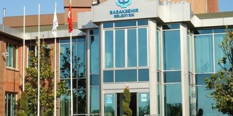 Borç batağındaki Başakşehir Belediyesi, bütçenin yarısını arsa satarak karşılıyor