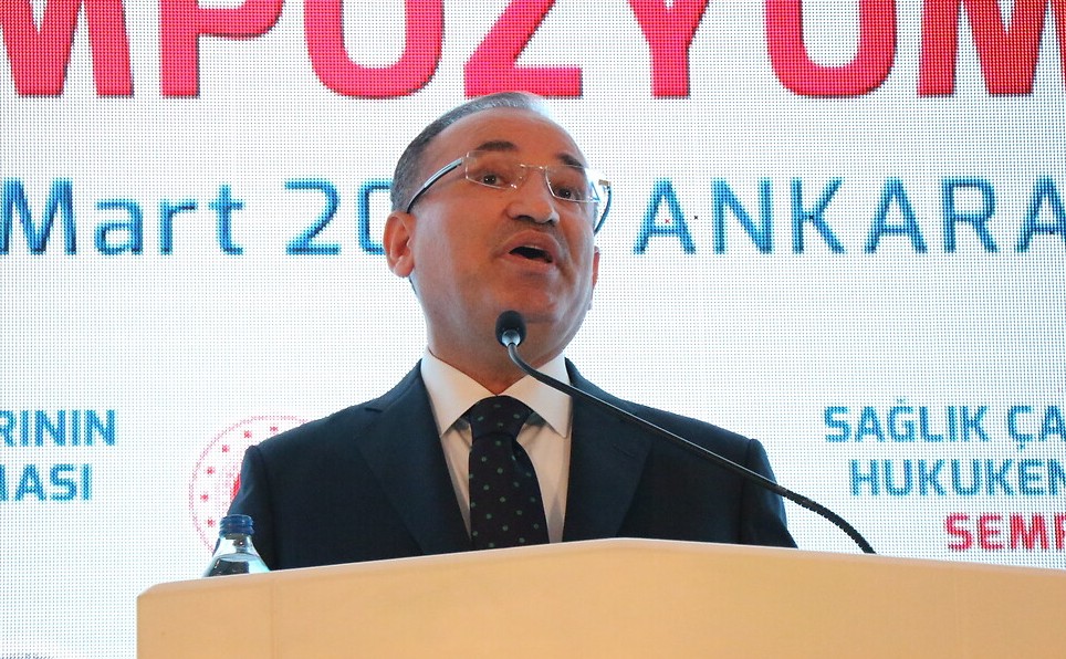 Bozdağ’a tek soruluk önerge: ‘Tweetin içinde yazandan dolayı’ kaç kişiye soruşturma açıldı?