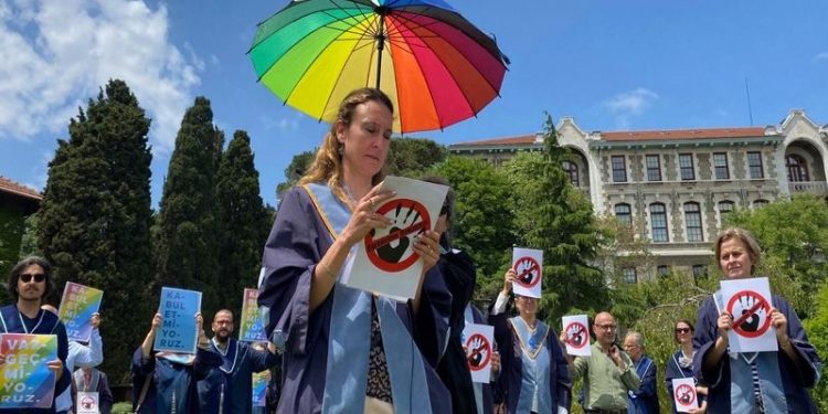 Boğaziçi’nde direnişin 505’inci günü: Öğrencime dokunma