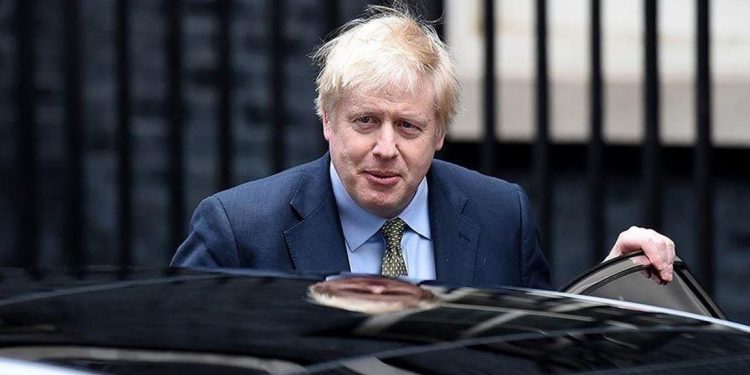 Britanya'da yerel seçimler Covid kurallarını ihlal cezası alan Başbakan Johnson için kritik olacak