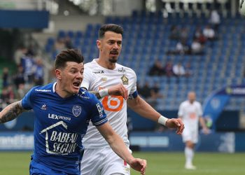 Burak Yılmaz kırmızı kart gördü, Lille 3 penaltıyla kaybetti