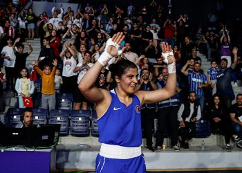 Busenaz Sürmeneli, Dünya Kadınlar Boks Şampiyonası'nda çeyrek finalde