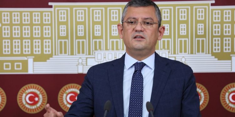 CHP'li Özel'den Bakan Bilgin'e 'müjde' sorusu: Görüş ayrılığı mı yaşandı?