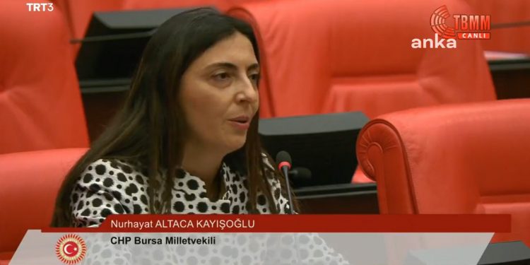 CHP’li Kayışoğlu’ndan Aynur Doğan yasağına Kürtçe türkülü protesto