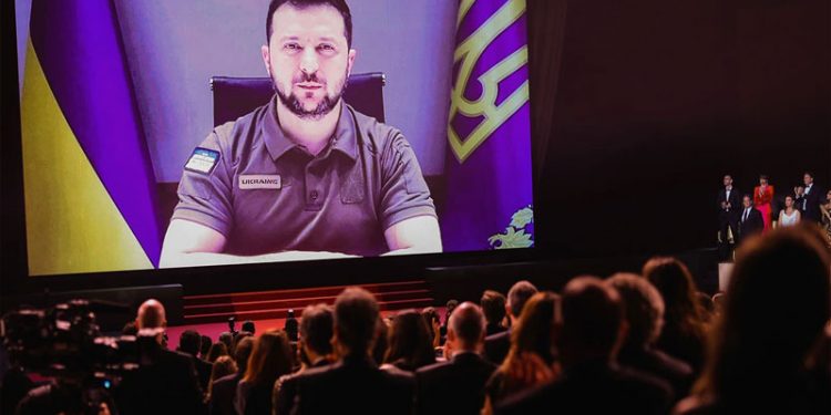 Cannes Film Festivali Zelenskiy'nin sürpriz konuşmasıyla açıldı