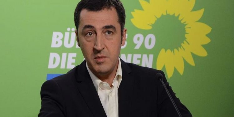 Cem Özdemir Almanya'da en beğenilen siyasetçiler arasında