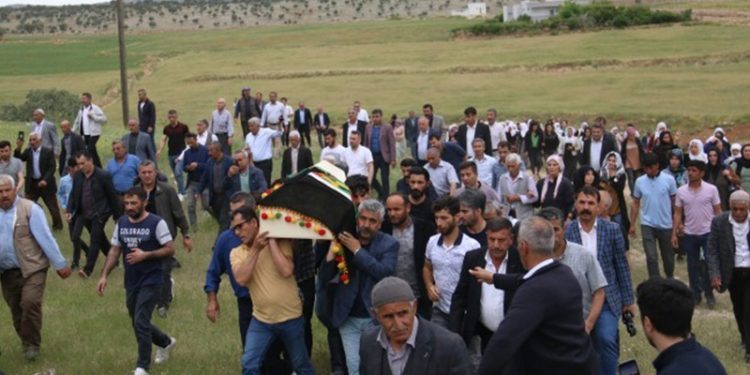 Cezaevinde yaşamını yitiren Abdullah Ece kitlesel törenle defnedildi