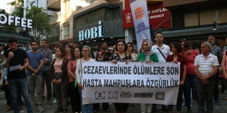 'Cezaevleri ölüm evlerine döndü’