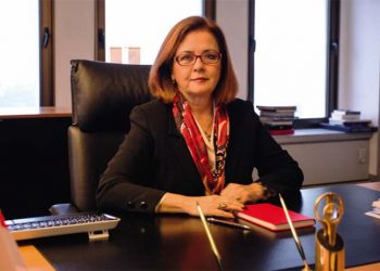 Cumhurbaşkanı danışmanı Gülsüm Azeri'ye dokuzuncu maaşı hangi ünlü iş insanı verdi?