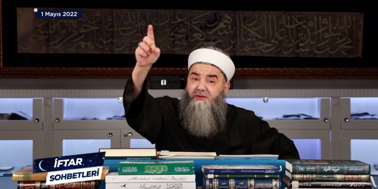 Cübbeli Ahmet Ünlü, HDP seçmenlerine ‘elleri kurusun’ diye beddua etti