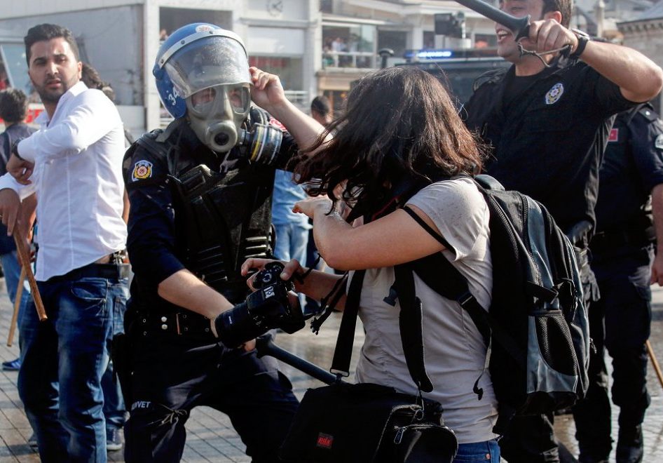 Danıştay, polisin ses ve görüntüsünün alınmasını engelleyen genelgenin yürütmesini durdurdu