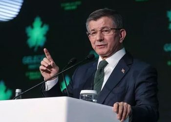 Davutoğlu: AKP-MHP koalisyonu ekonomi bilimiyle savaşıyor