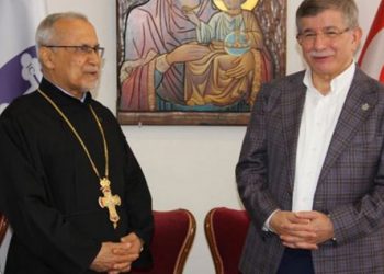Davutoğlu, Ortodoks Kilisesi’ni ziyaret etti: Bu ülkeye barış getireceğiz