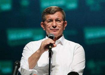 Davutoğlu’ndan NATO çıkışı: Türkiye kapıyı kapatmamalı