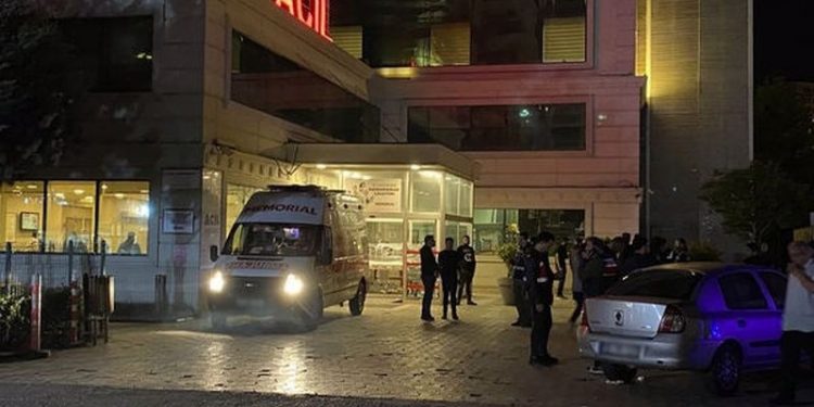 Diyarbakır'da otomobile silahlı saldırı: 2 ölü, 3 yaralı