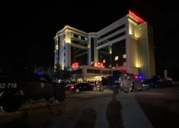 Diyarbakır’da otomobil tarandı: 2 kişi öldü, 3 kişi yaralandı