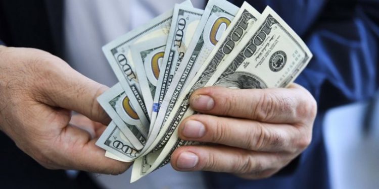 Dolar, piyasalar kapalı olmasına rağmen yükselişini sürdürdü