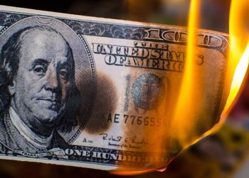 Dolar yeni günde 15,20 TL seviyesinde: TL'de kademeli değer kaybı bekleniyor