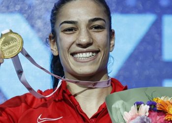 Dünya Kadınlar Boks Şampiyonası'nda Ayşe Çağırır altın madalya kazandı