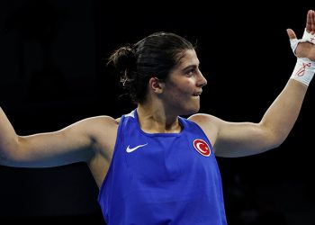 Dünya Kadınlar Boks Şampiyonası'nda yarı finale çıkan Busenaz Sürmeneli, bronz madalyayı garantiledi