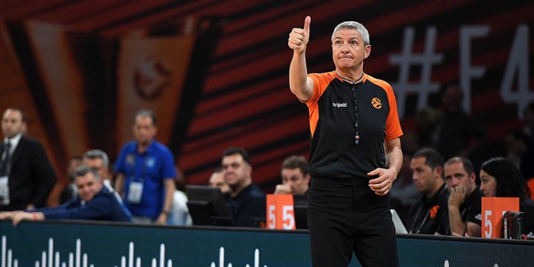 Dünyaca ünlü basketbol hakemi Lamonica, emekliliğini açıkladı